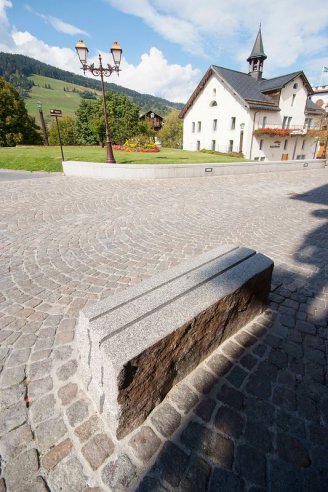 Pavés + dalles + Bordures + Bornes  + bancs granit feuille Morte de Senones