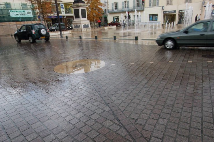 Pavés en granit Rouge Corail de Senones sur voirie