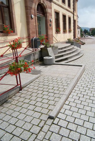 escalier + mobilier + bordures + caniveaux granit Gris Bleu des Vosges