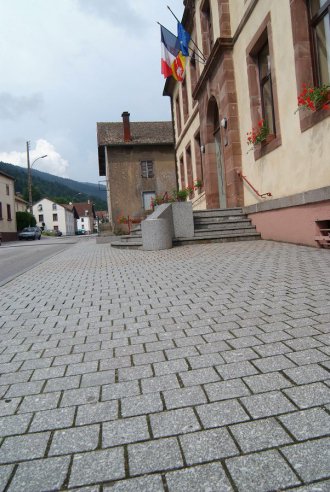 escalier + mobilier + bordures + caniveaux granit Gris Bleu des Vosges