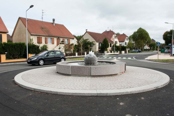 Fontaine granit Feuille Morte de Senones + Rouge Corail de Senones